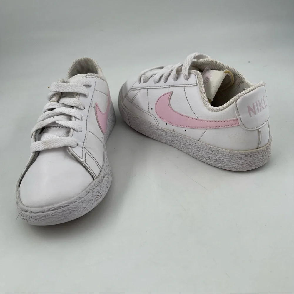 Nike Girls Blazer Low-SZ 12 C-White Pink Swoosh Lace-Up Leather Athletic Sneaker